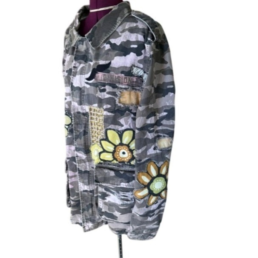Custom Upcycled Camo Utility Jacket Floral Heart Patch Mustache Distressed L - Picture 5 of 11